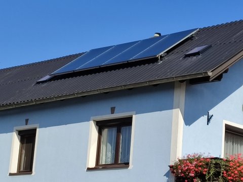 Sonnenkraft Solaranlage 4 Kollektoren - Familie Zalud Hohenwarth 